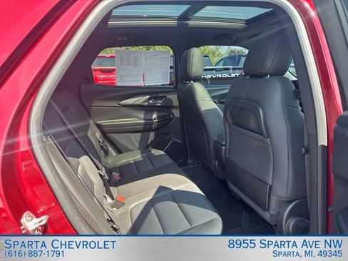 Used 2022 Chevrolet TrailBlazer RS w/ Sun and Liftgate Package AWD/4WD image 29