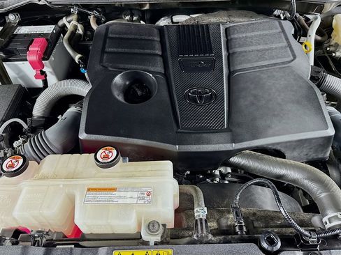 Used 2024 Toyota Tundra SR5 image 39