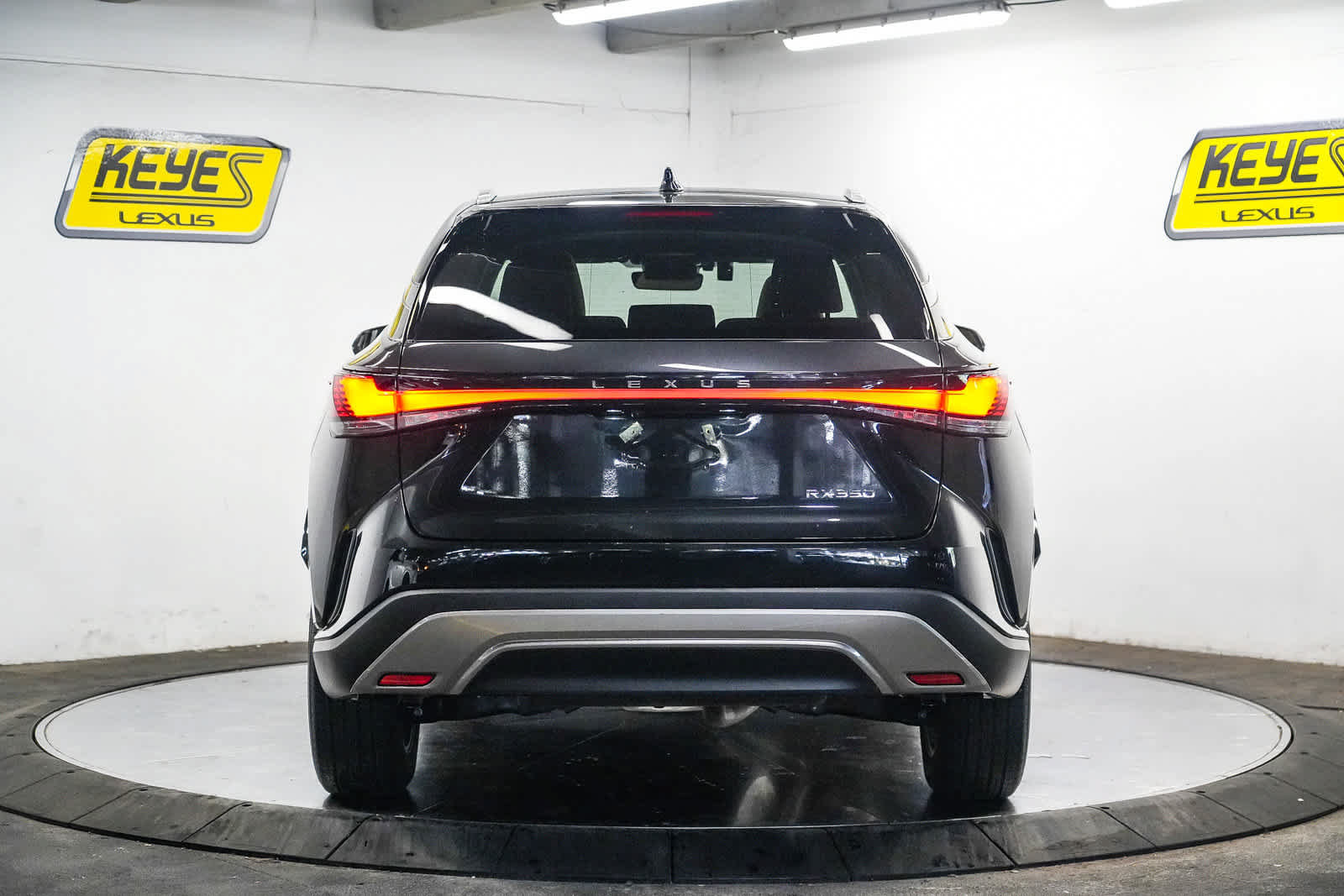 Used 2026 Lexus RX 350 FWD w/ Cold Area Package image 5