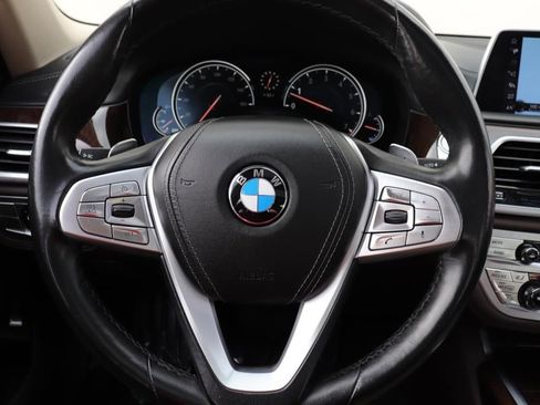 Used 2016 BMW 740i image 41