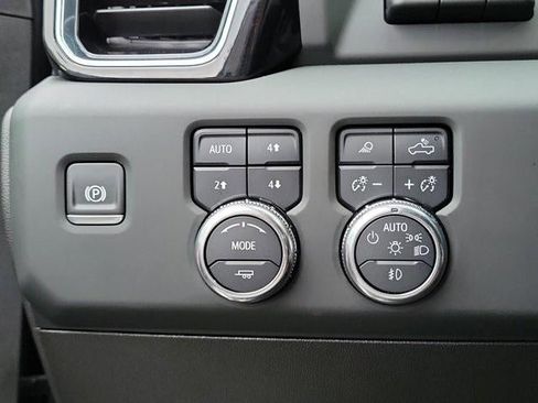 Used 2025 GMC Sierra 2500 Denali Ultimate image 14