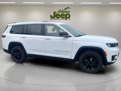 Used 2023 Jeep Grand Cherokee L Limited AWD/4WD image 13