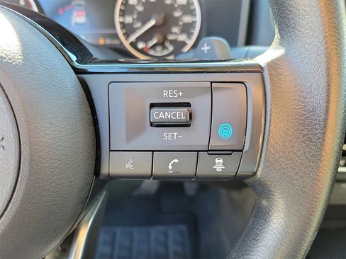 Used 2023 Nissan Rogue SV image 20