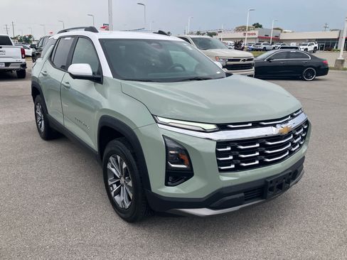 Used 2025 Chevrolet Equinox LT w/ Convenience Package II FWD image 1