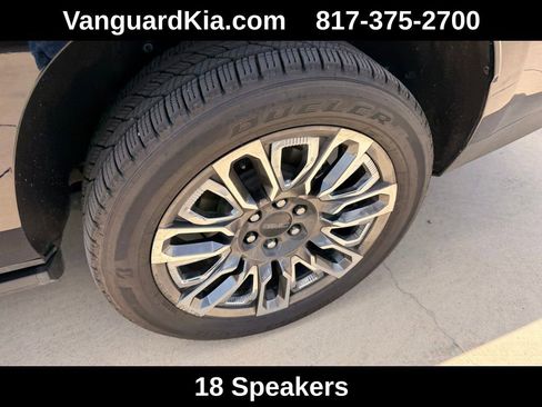 Used 2024 GMC Yukon XL Denali Ultimate image 9