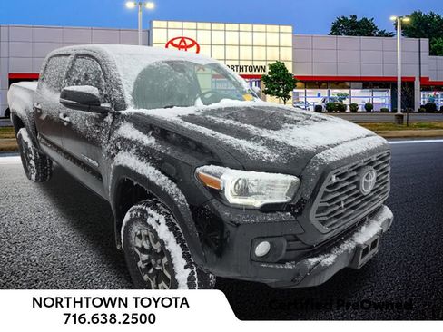 Used 2022 Toyota Tacoma TRD Off-Road image 1