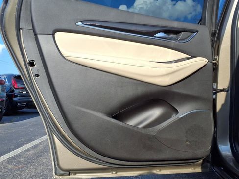 Used 2020 Buick Enclave Essence w/ Sound and Sites Package image 21