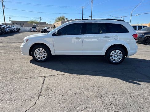 Used 2018 Dodge Journey SE image 9
