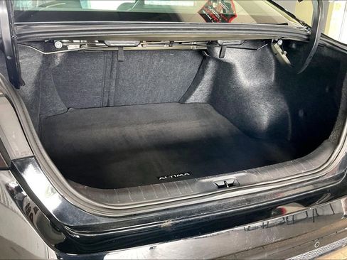 Used 2025 Nissan Altima 2.5 SV FWD image 18