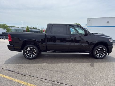 Used 2025 RAM 1500 Laramie AWD/4WD image 4