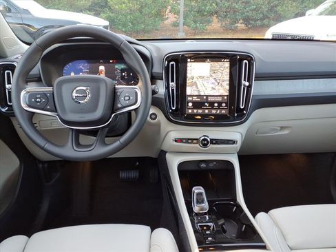 New 2026 Volvo XC40 B4 Plus w/ Climate Package image 9