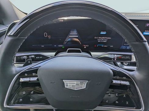 Used 2025 Cadillac Lyriq Luxury RWD image 26