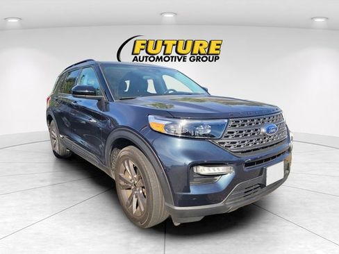 Certified 2023 Ford Explorer XLT w/ Equipment Group 202A AWD/4WD image 1