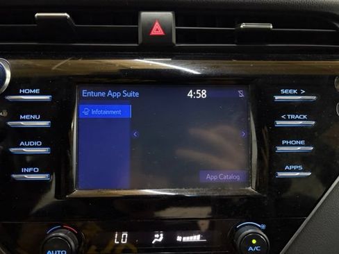 Used 2018 Toyota Camry SE w/ Moonroof Package FWD image 33