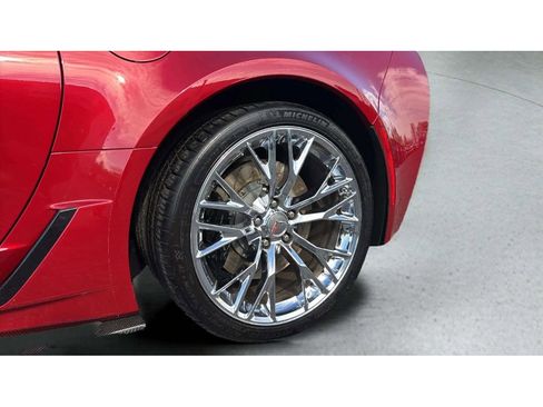 Used 2015 Chevrolet Corvette Z06 w/ 3LZ Preferred Equipment Group image 25