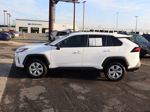 Used 2023 Toyota RAV4 LE FWD image 5