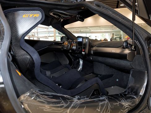 Used 2020 McLaren Senna RWD image 81