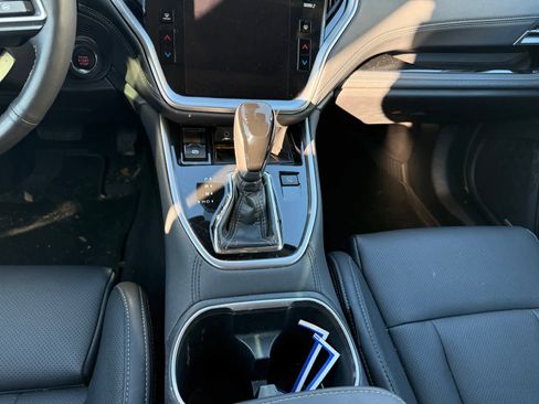 Used 2025 Subaru Outback Touring XT image 11