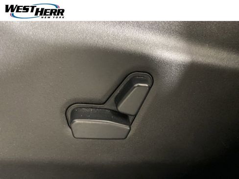 Used 2015 Jeep Grand Cherokee Limited w/ Luxury Group II image 17