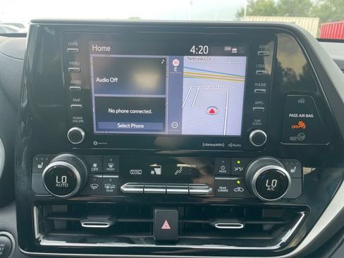 Used 2020 Toyota Highlander XLE w/ Protection Package #3 AWD/4WD image 13
