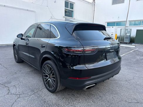 Used 2021 Porsche Cayenne AWD/4WD image 3