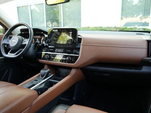 Used 2023 Nissan Pathfinder Platinum FWD image 7