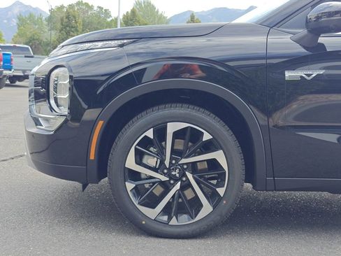 New 2025 Mitsubishi Outlander SE image 32