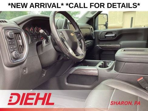 Used 2022 Chevrolet Silverado 2500 LTZ w/ LTZ Convenience Package AWD/4WD image 17