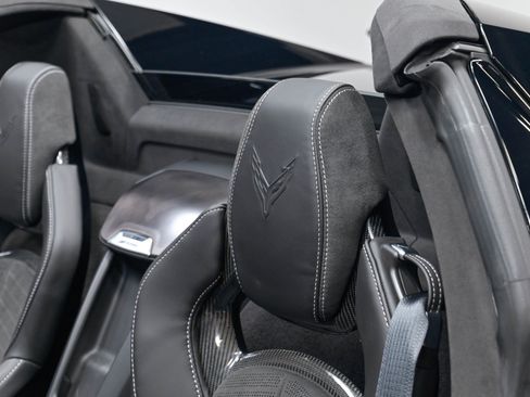 Used 2025 Chevrolet Corvette Z06 RWD image 12