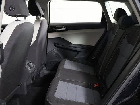 Used 2025 Volkswagen Taos S image 28