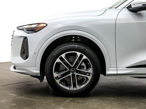 New 2025 Audi Q5 Premium image 10