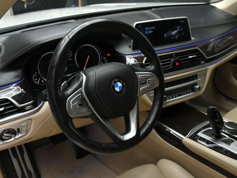Used 2016 BMW 750i RWD image 23