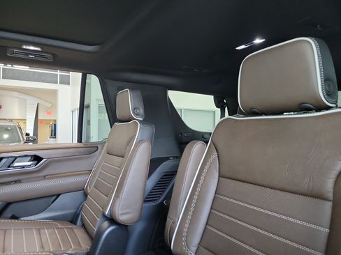 New 2026 GMC Yukon Denali Ultimate AWD/4WD image 11