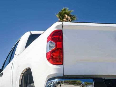 Used 2014 Toyota Tundra SR5 w/ SR5 Upgrade Package RWD image 6