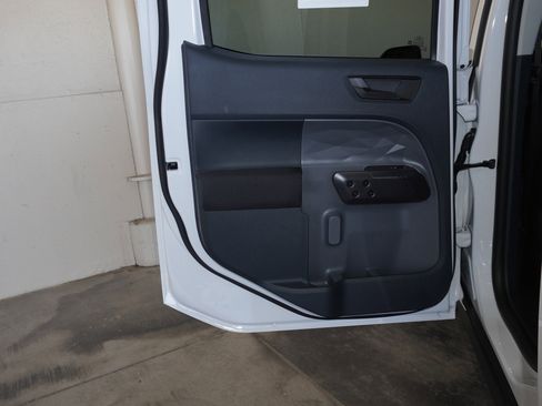 New 2025 Ford Maverick XL w/ Equipment Group 101A image 40