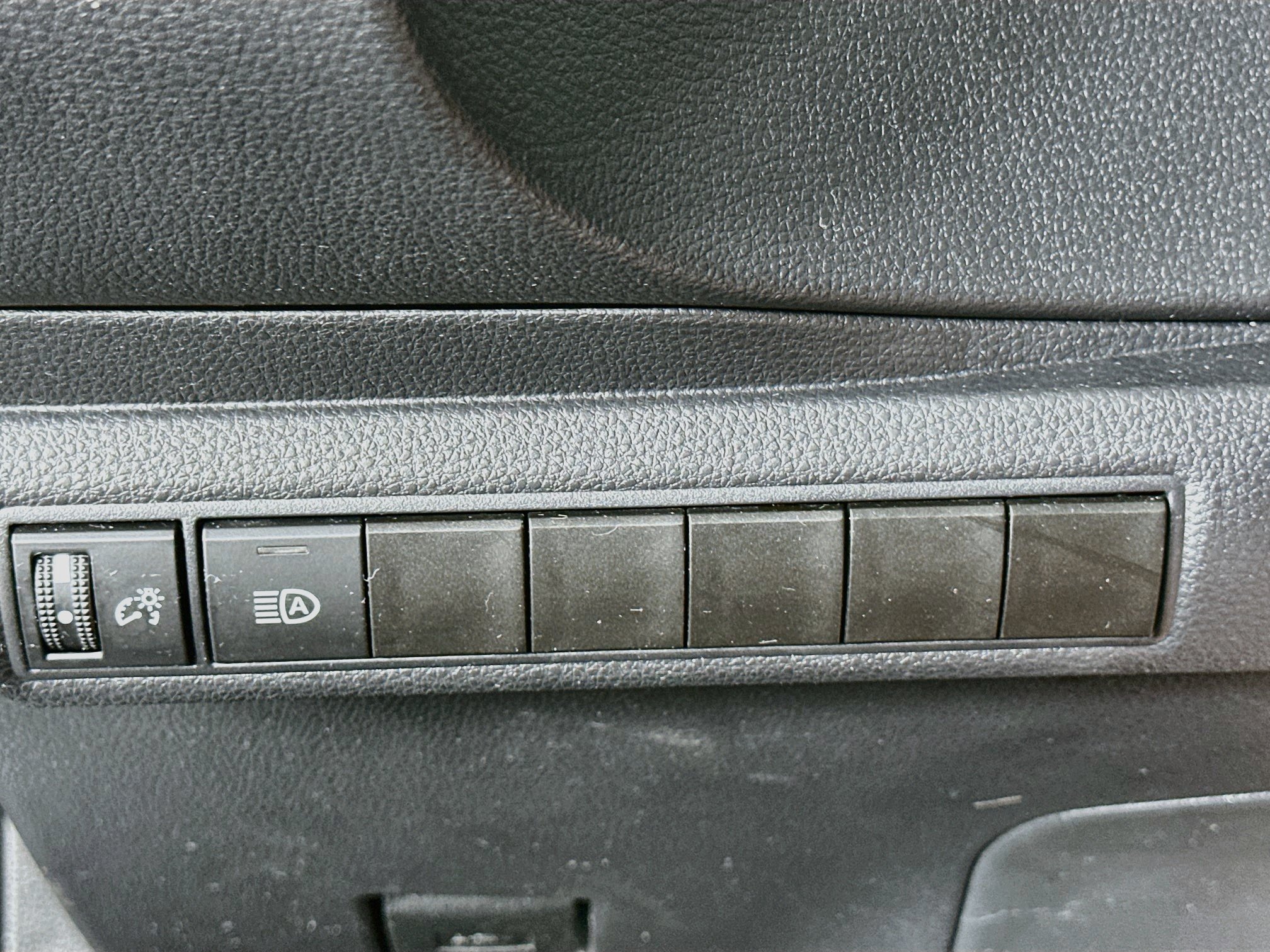 Used 2025 Toyota Corolla LE FWD image 16