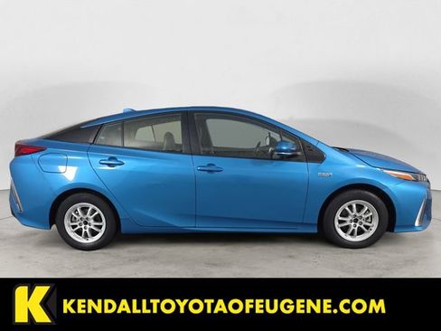 Used 2022 Toyota Prius Prime XLE FWD image 4
