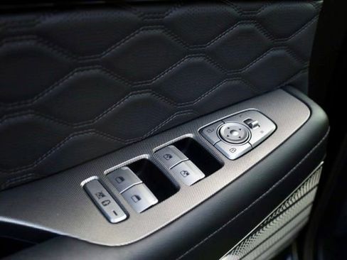 Used 2022 Hyundai Palisade Calligraphy image 23