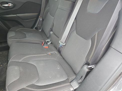 Used 2015 Jeep Cherokee Latitude w/ Comfort/Convenience Group image 9