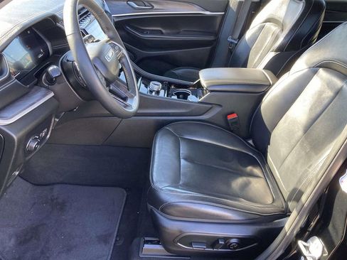 Used 2023 Jeep Grand Cherokee L Limited image 21