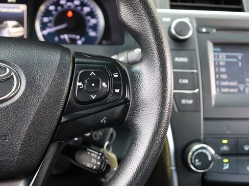 Used 2017 Toyota Camry LE image 30