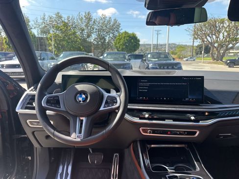 Used 2026 BMW X7 M60i image 16