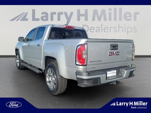 Used 2018 GMC Canyon Denali image 3