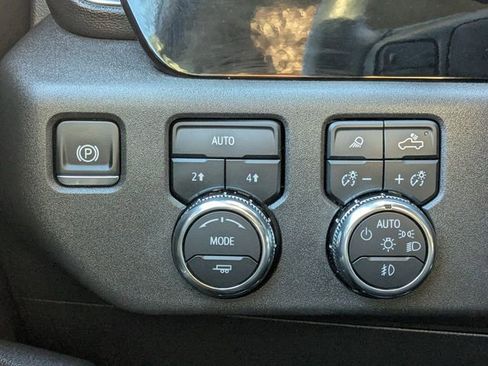 Used 2025 GMC Sierra 1500 SLT image 19