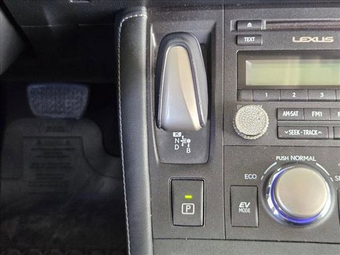 Used 2017 Lexus CT 200h image 11