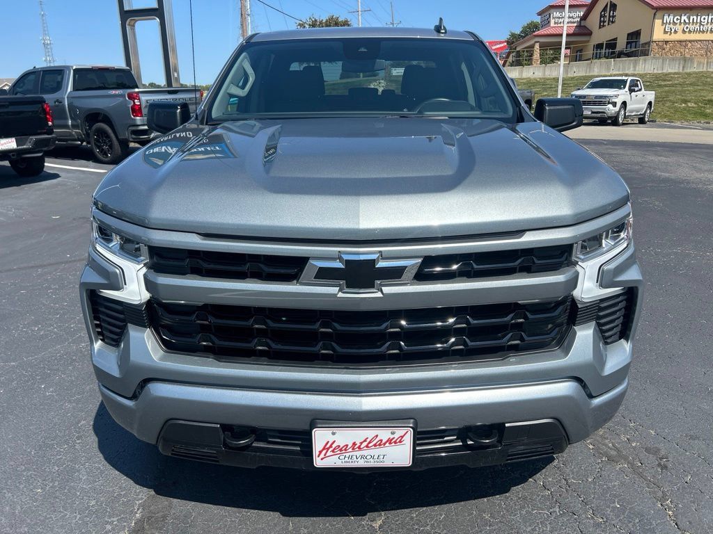 Used 2026 Chevrolet Silverado 1500 RST AWD/4WD image 2