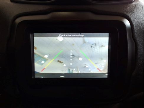 Used 2020 Jeep Renegade Latitude w/ Cold Weather Group AWD/4WD image 13