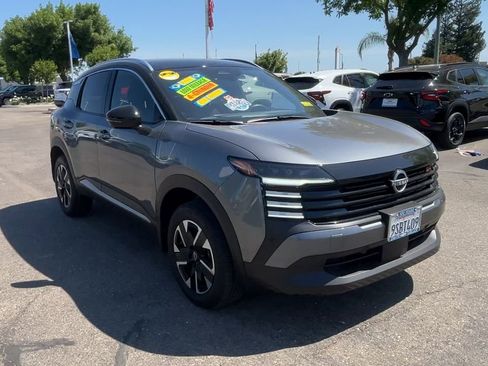 Used 2025 Nissan Kicks SR FWD image 1