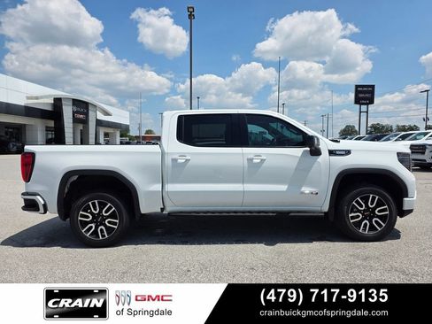 Used 2024 GMC Sierra 1500 AT4 w/ Technology Package AWD/4WD image 9