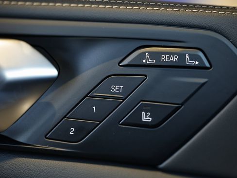 New 2026 BMW X7 xDrive40i w/ M Sport Package image 18